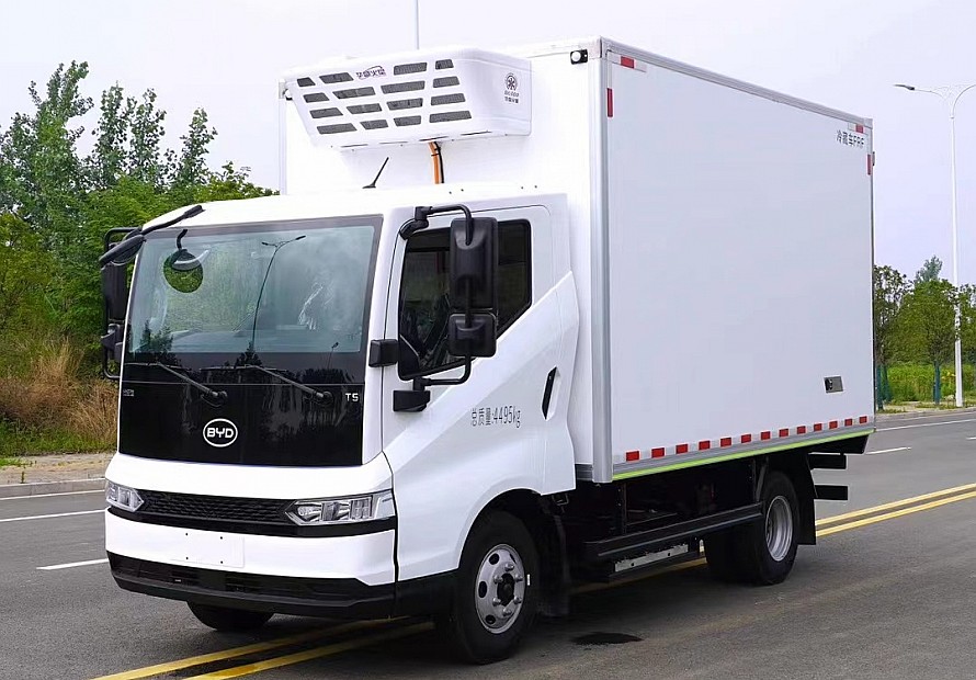 4.2米比亞迪純電動冷藏車